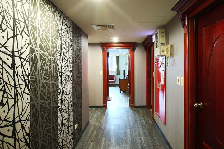 Ballroom/Hall 52 of 56