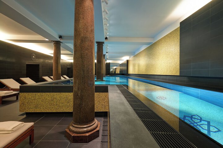 Pool Hotel
