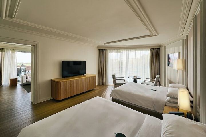 Room 15 of 74