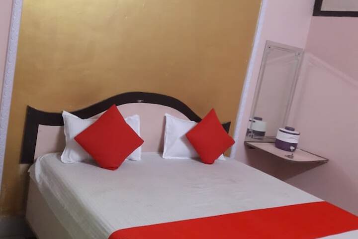 Room 13 of 17