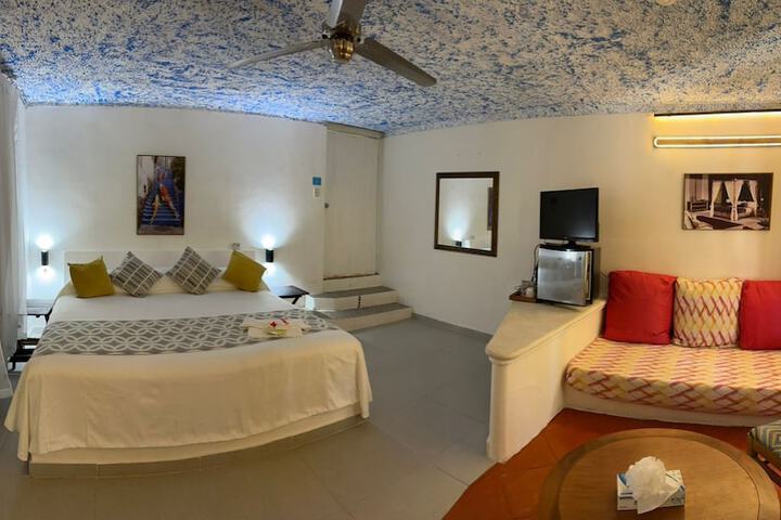 Room 38 of 102