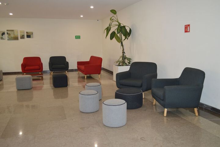 Entrance & Lobby