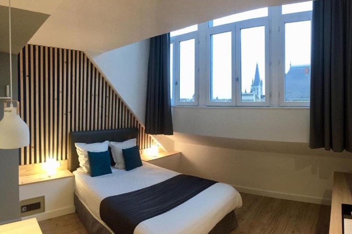 Room 9 of 39