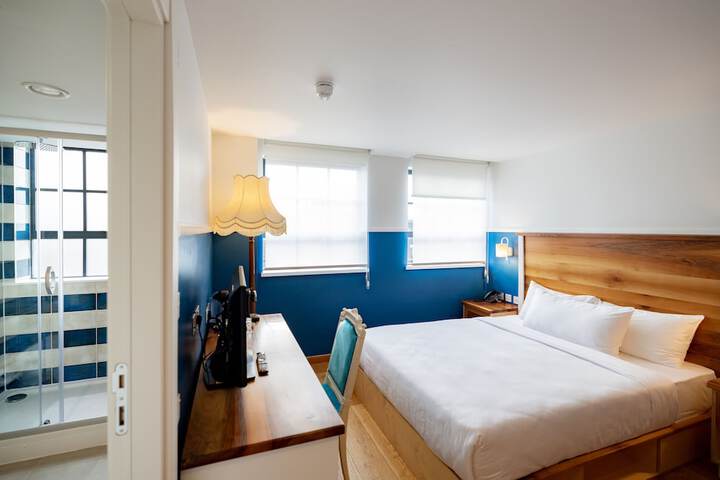 Room 32 of 171