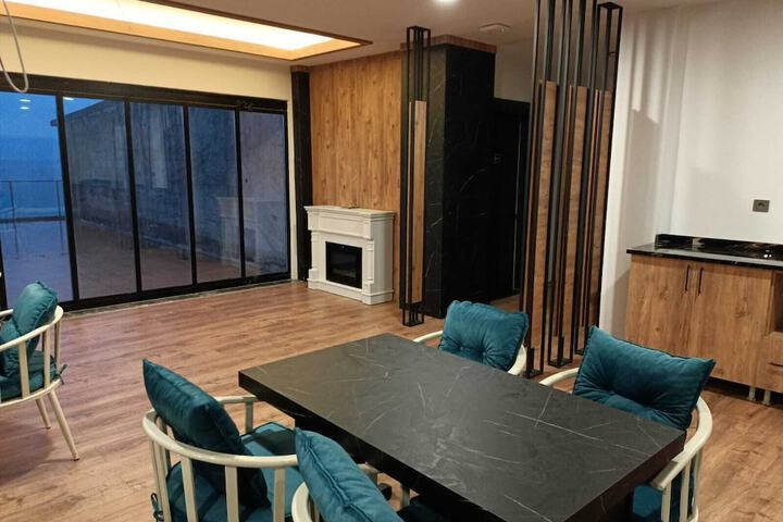 Dining 80 of 115
