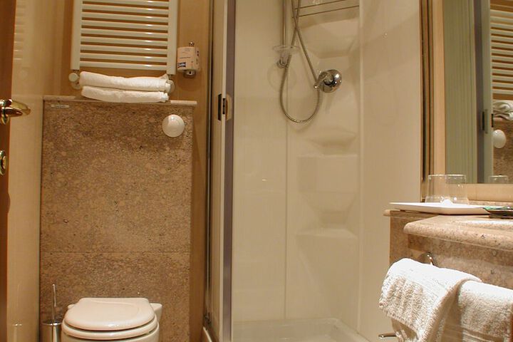 Room 13 of 29