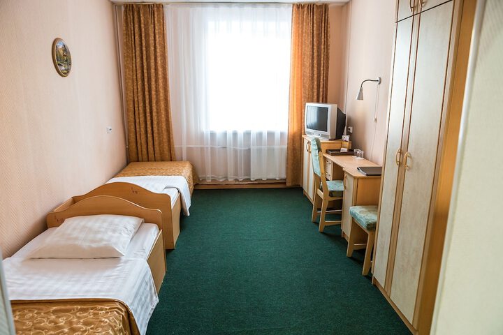 Room 8 of 48
