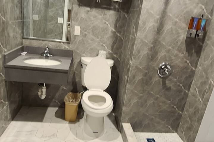 Room 11 of 17