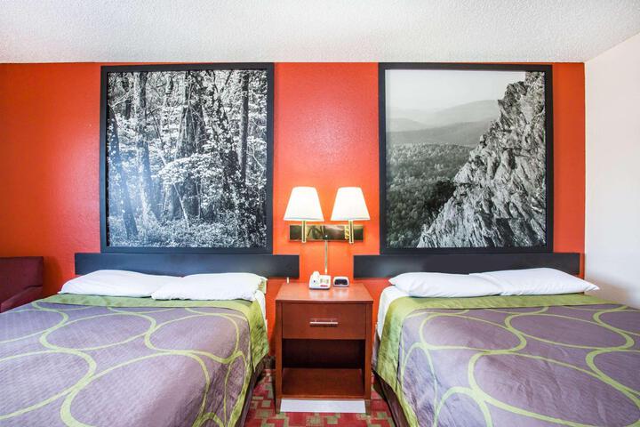 1 King Bed (1 of 6)