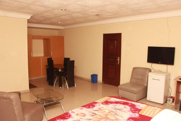 Room 3 of 21
