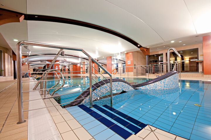 Pool 15 of 43