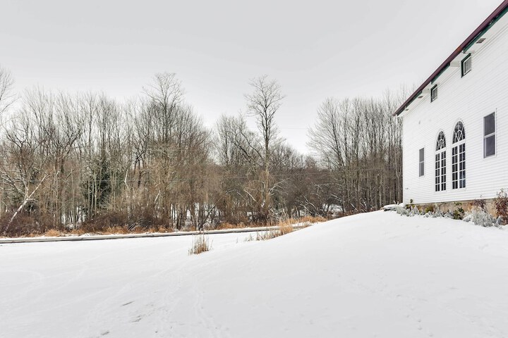 Property Grounds 23 of 26