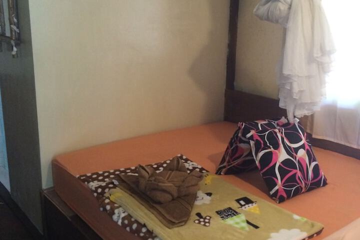 Room 6 of 87