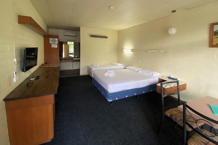 Room 9 of 21