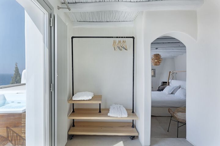 Room 10 of 70
