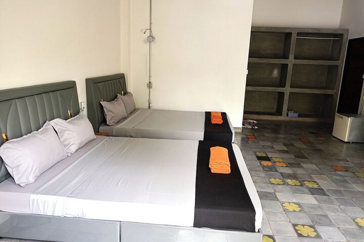 Room 33 of 62