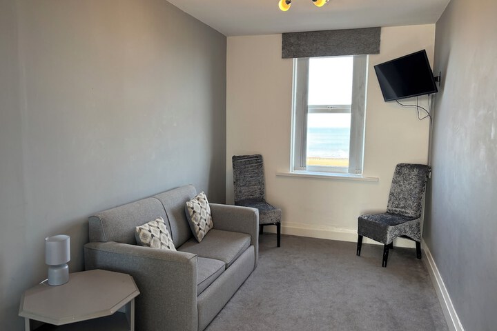 Room 16 of 105