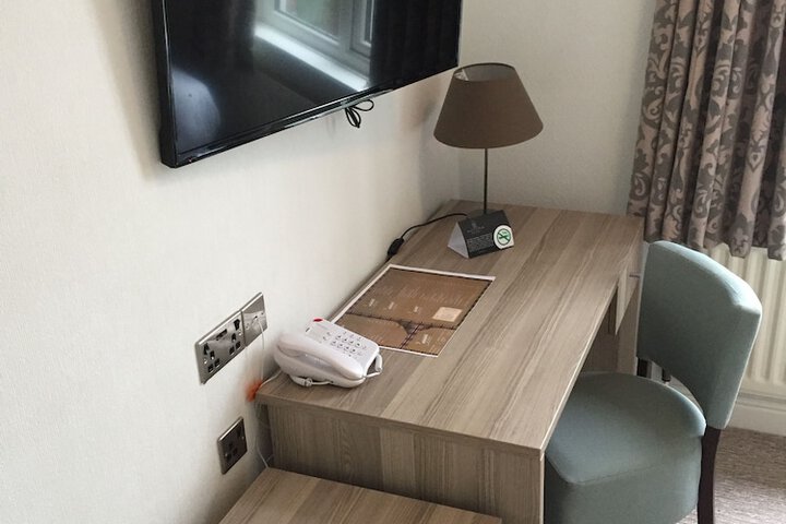Room 26 of 187
