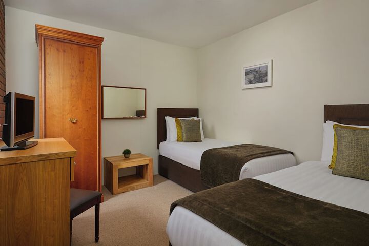 Room 14 of 87