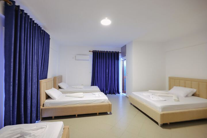 Room 31 of 69