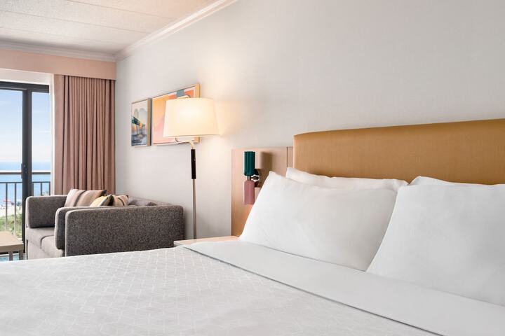 Suite City View Queen Bed (11 of 11)