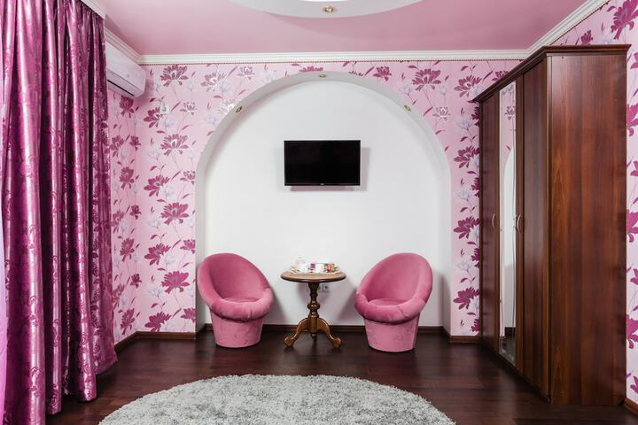 Room 6 of 15