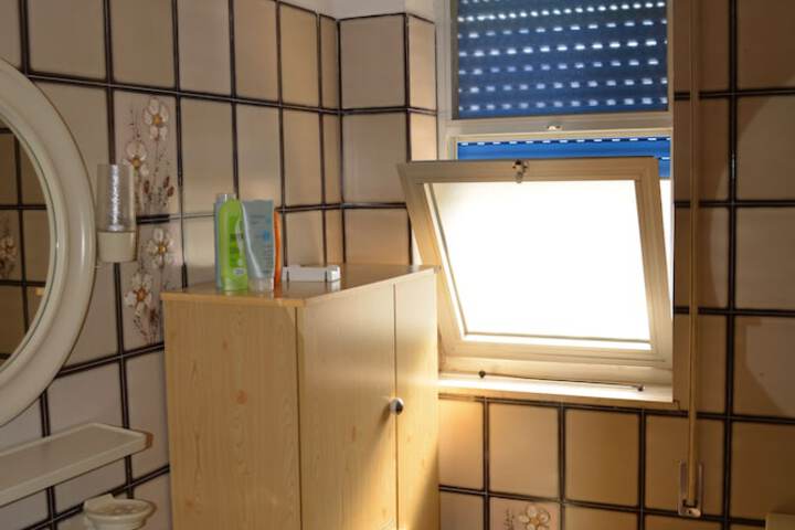 Room 18 of 25