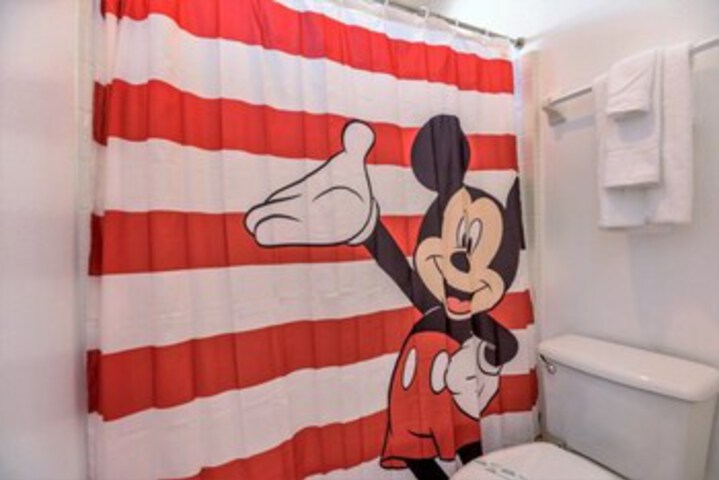 Room 4 of 25