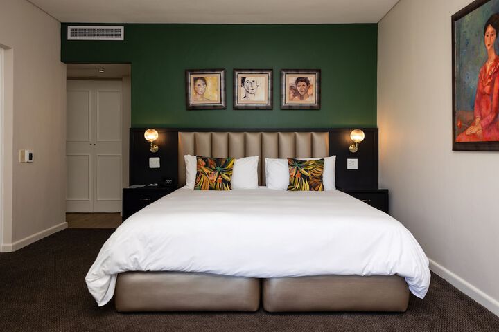 Room 8 of 75