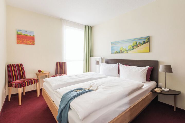 Room 8 of 35
