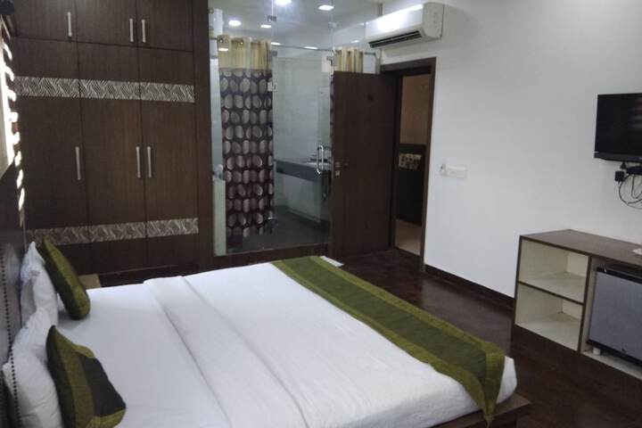 Room 10 of 21