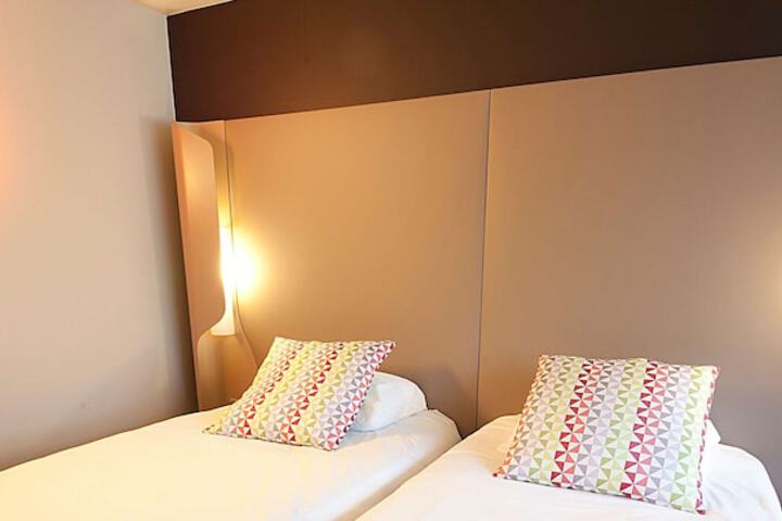 Room 10 of 44