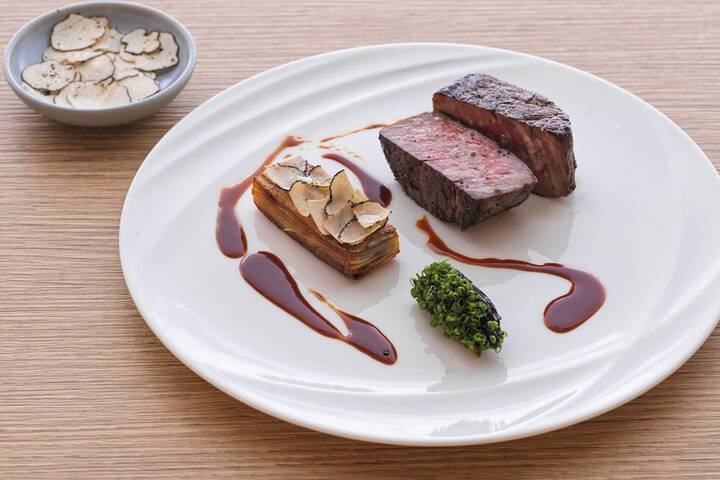 Dining 140 of 194