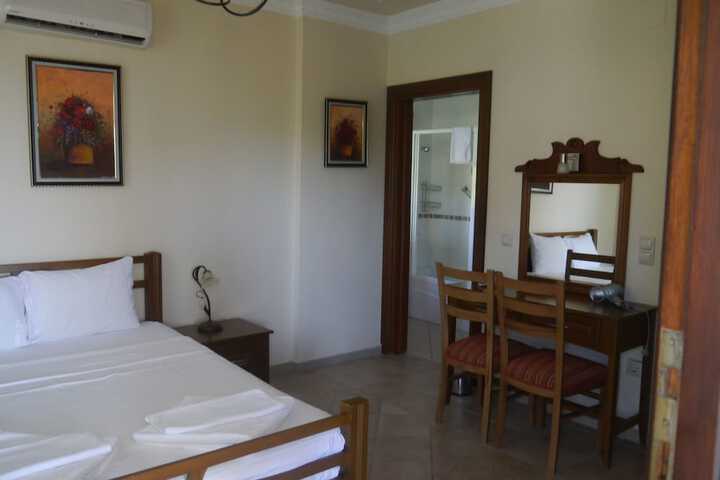Room 8 of 117