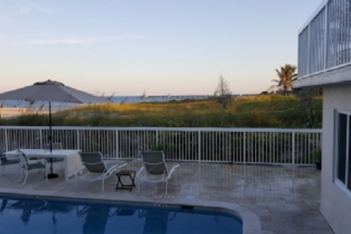 Sundeck 11 of 695