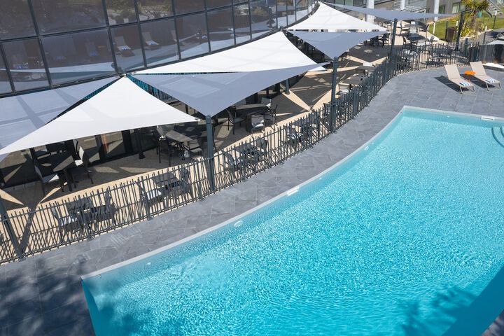 Pool 125 of 278