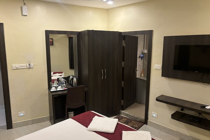 Room 15 of 28