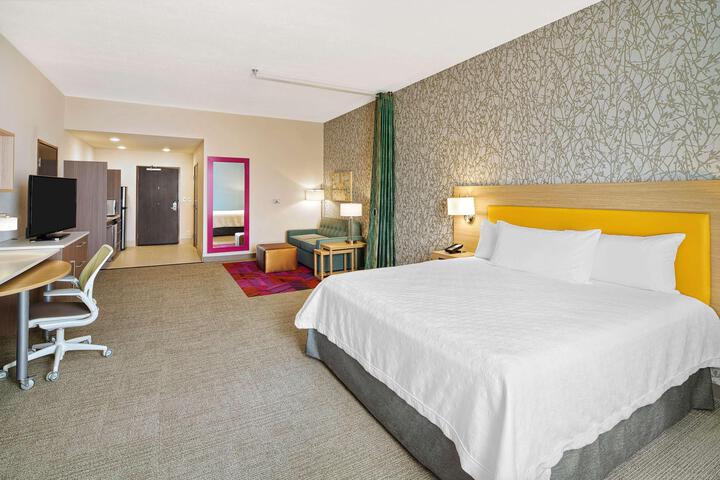 1 King Bed Studio Suite (8 of 17)