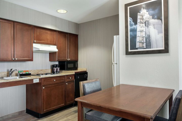 1 King 2 Queen Beds 2 Bedroom 2 Bath Suite (4 of 28)