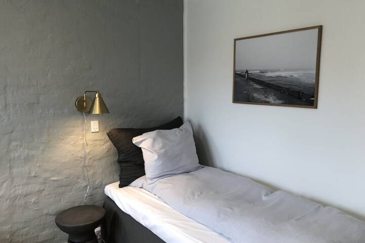 Room 15 of 46