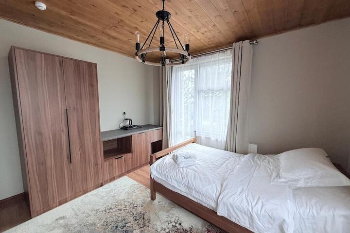 Room 9 of 63