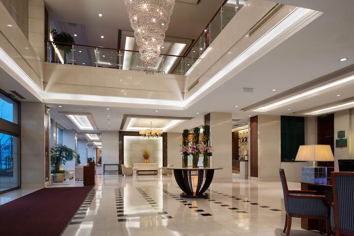 Hotel Lobby