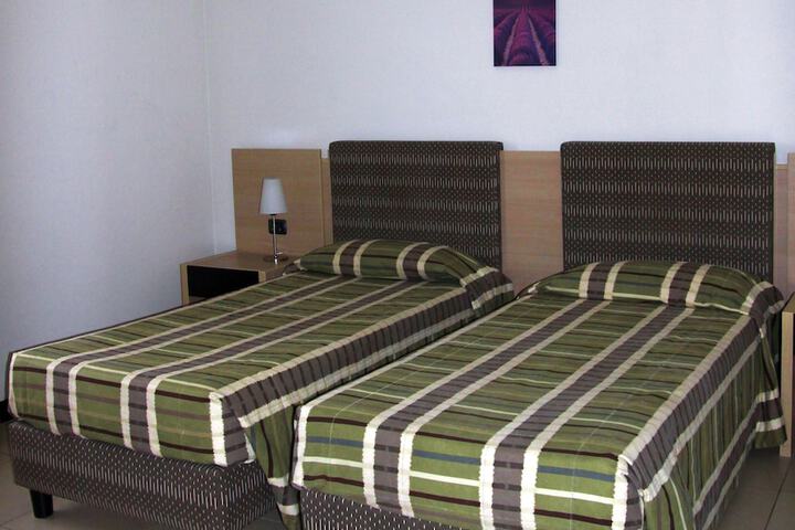 Room 14 of 74