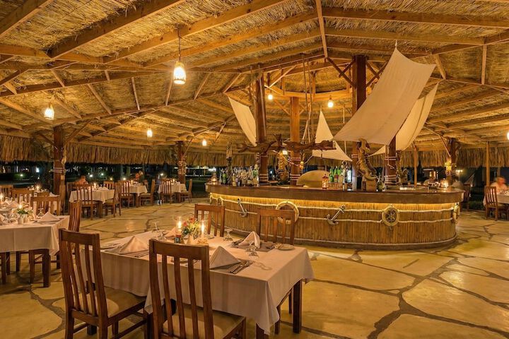 Dining 52 of 67