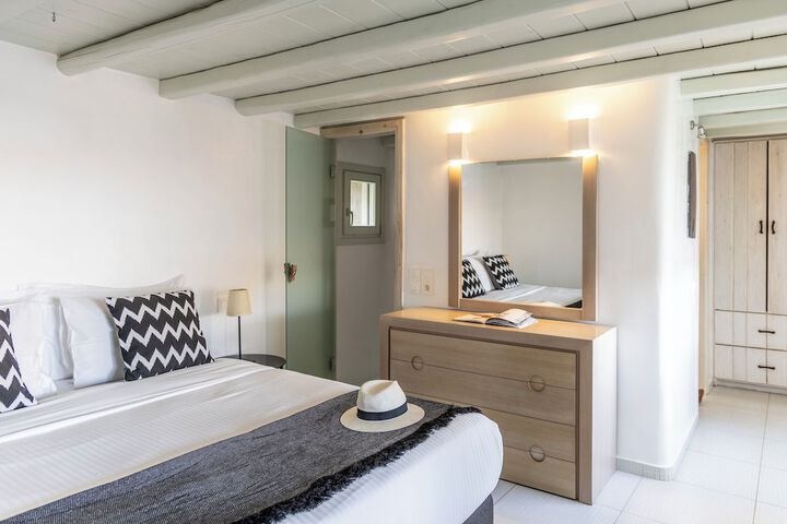 Room 53 of 173