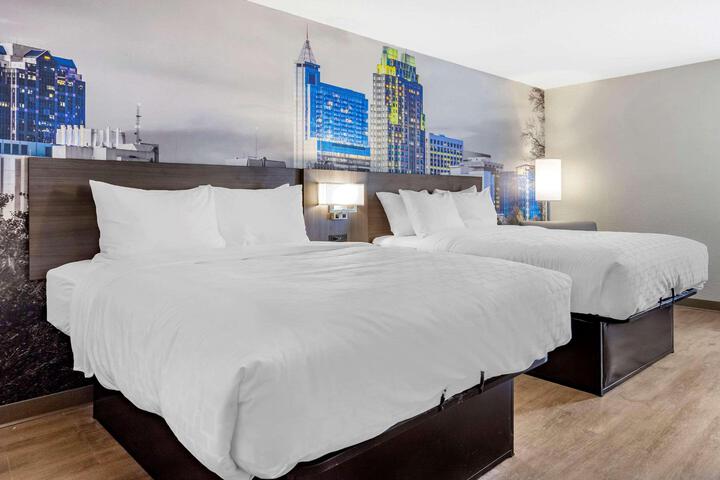 2 Queen Beds (3 of 5)