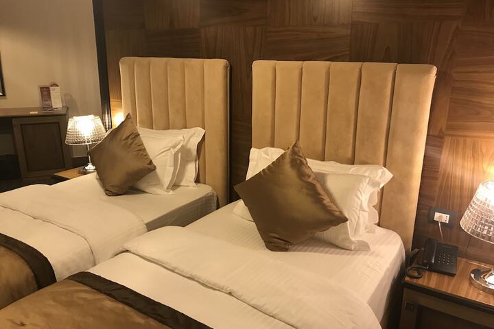 Room 8 of 60