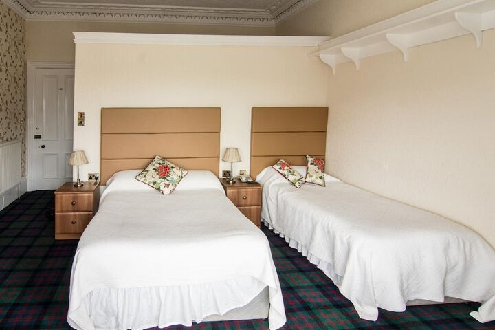 Room 16 of 40