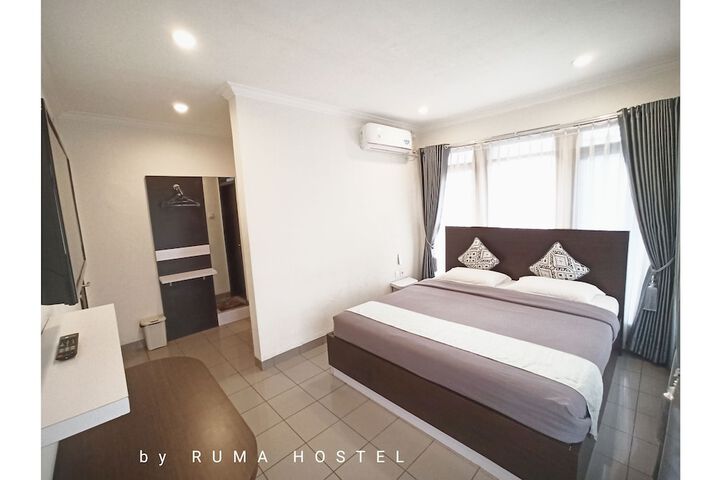 Room 30 of 49