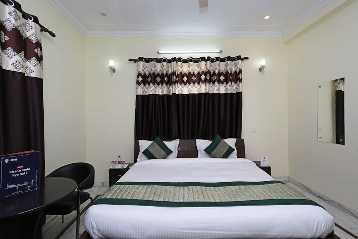 Room 16 of 18